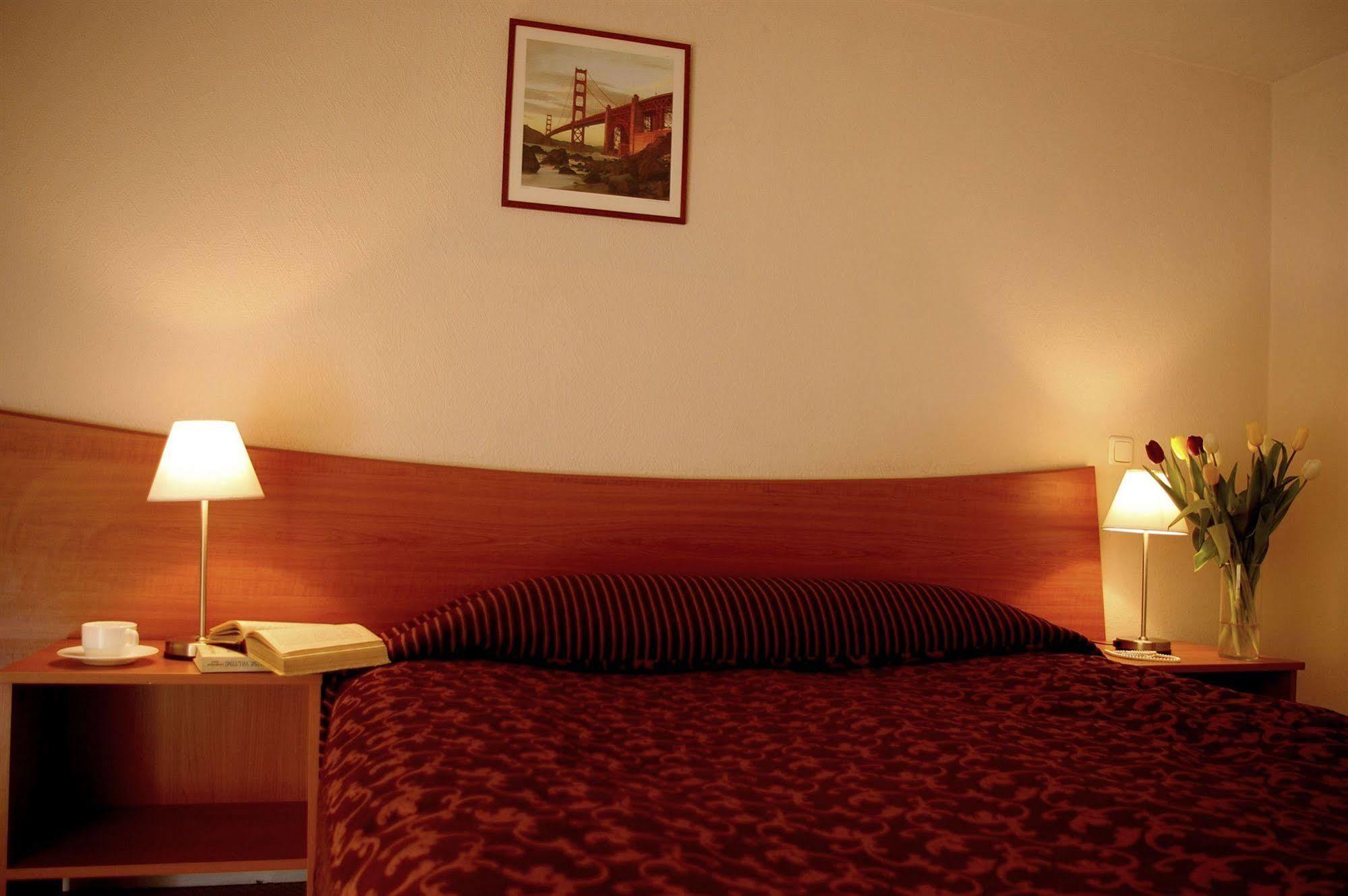 Centre Hotel Kaunas Buitenkant foto